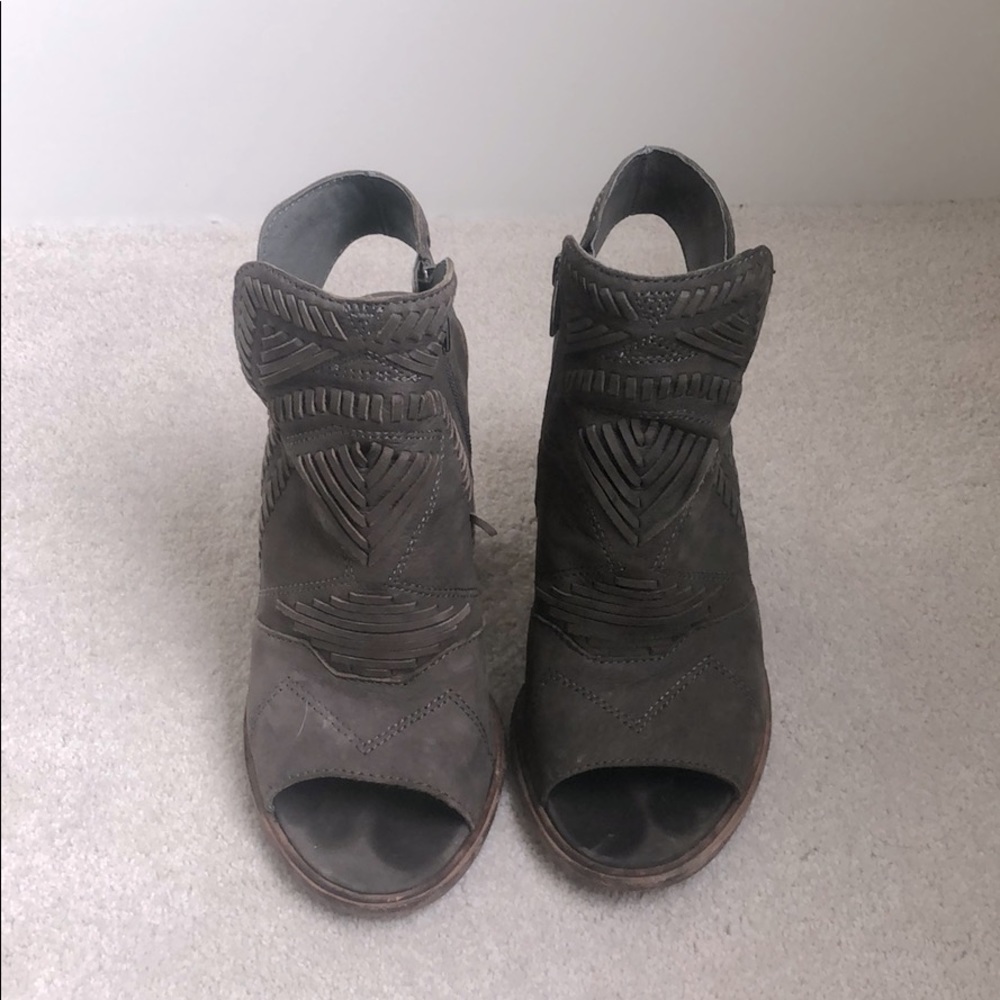 Vince Camuto brown suede booties